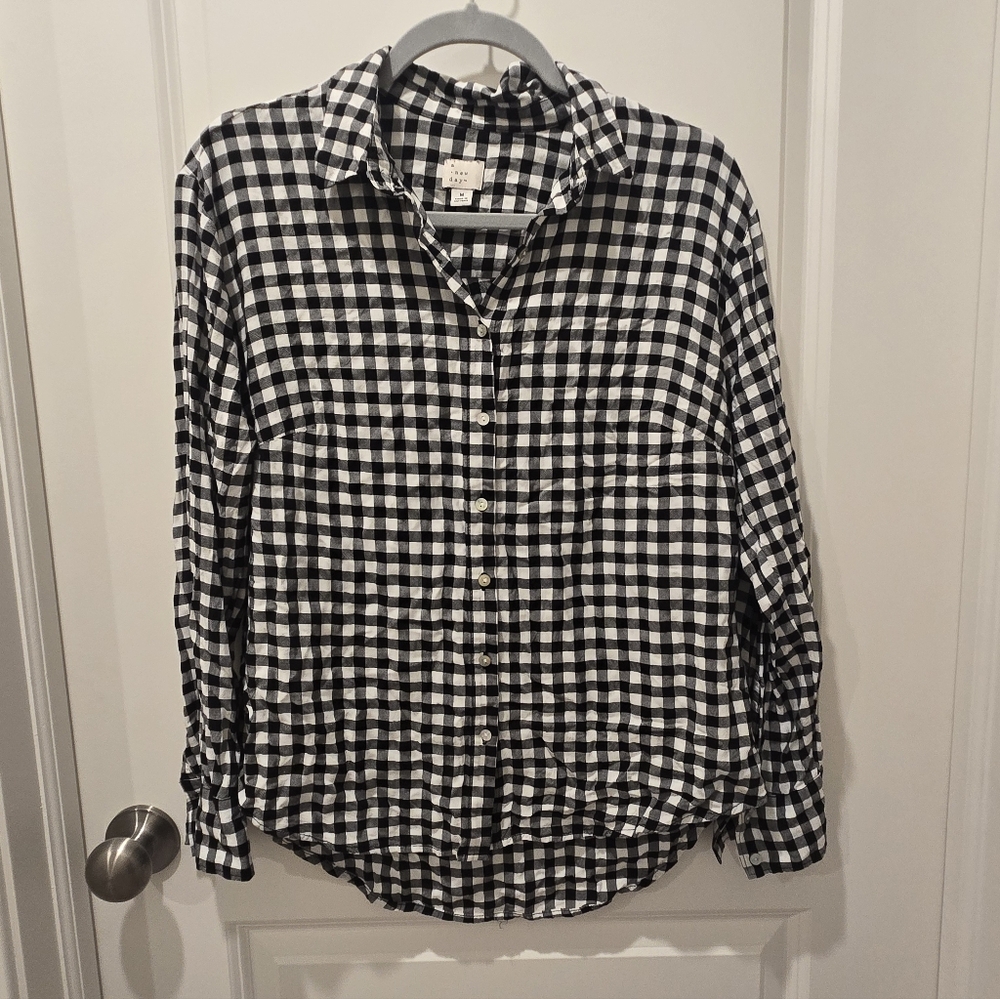 A New Day Black and White Plaid Casual Button Down Shirt Size Medium